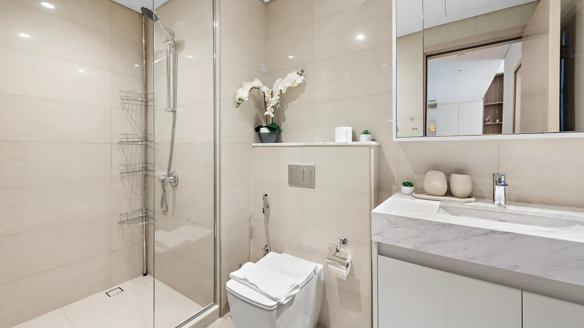 Luxurious 1-Bedroom Apartment Dubai
