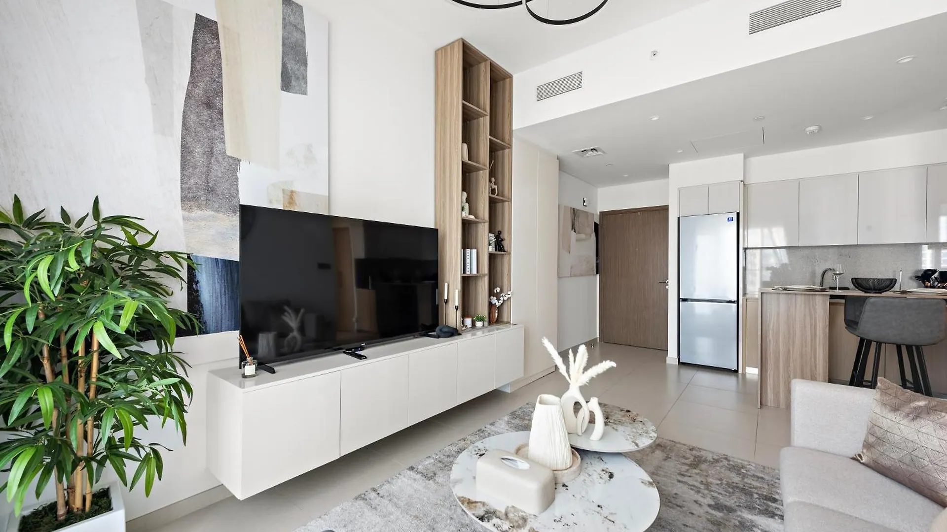 Luxurious 1-Bedroom Apartment Dubai