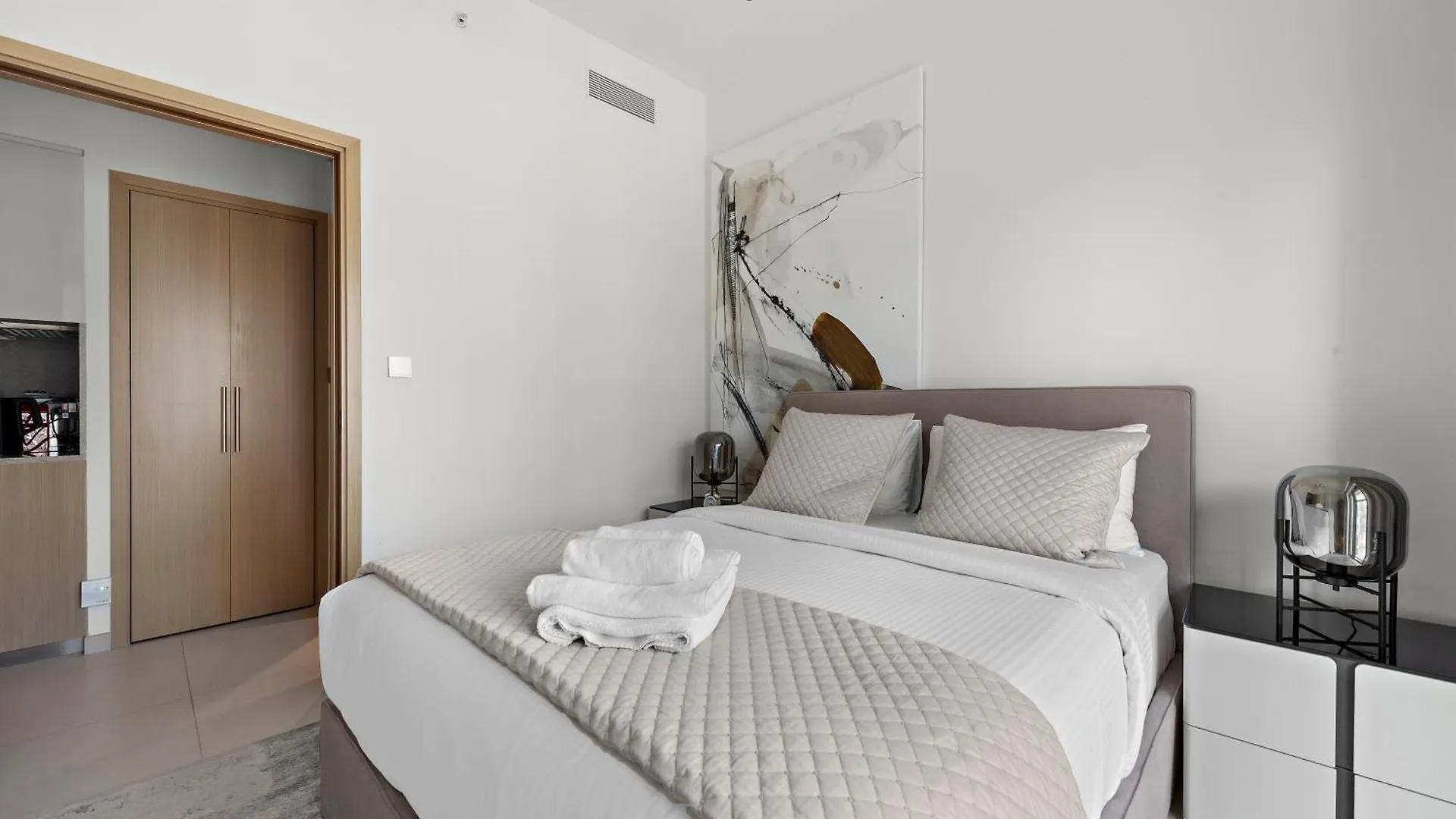 Luxurious 1-Bedroom Apartment Dubai