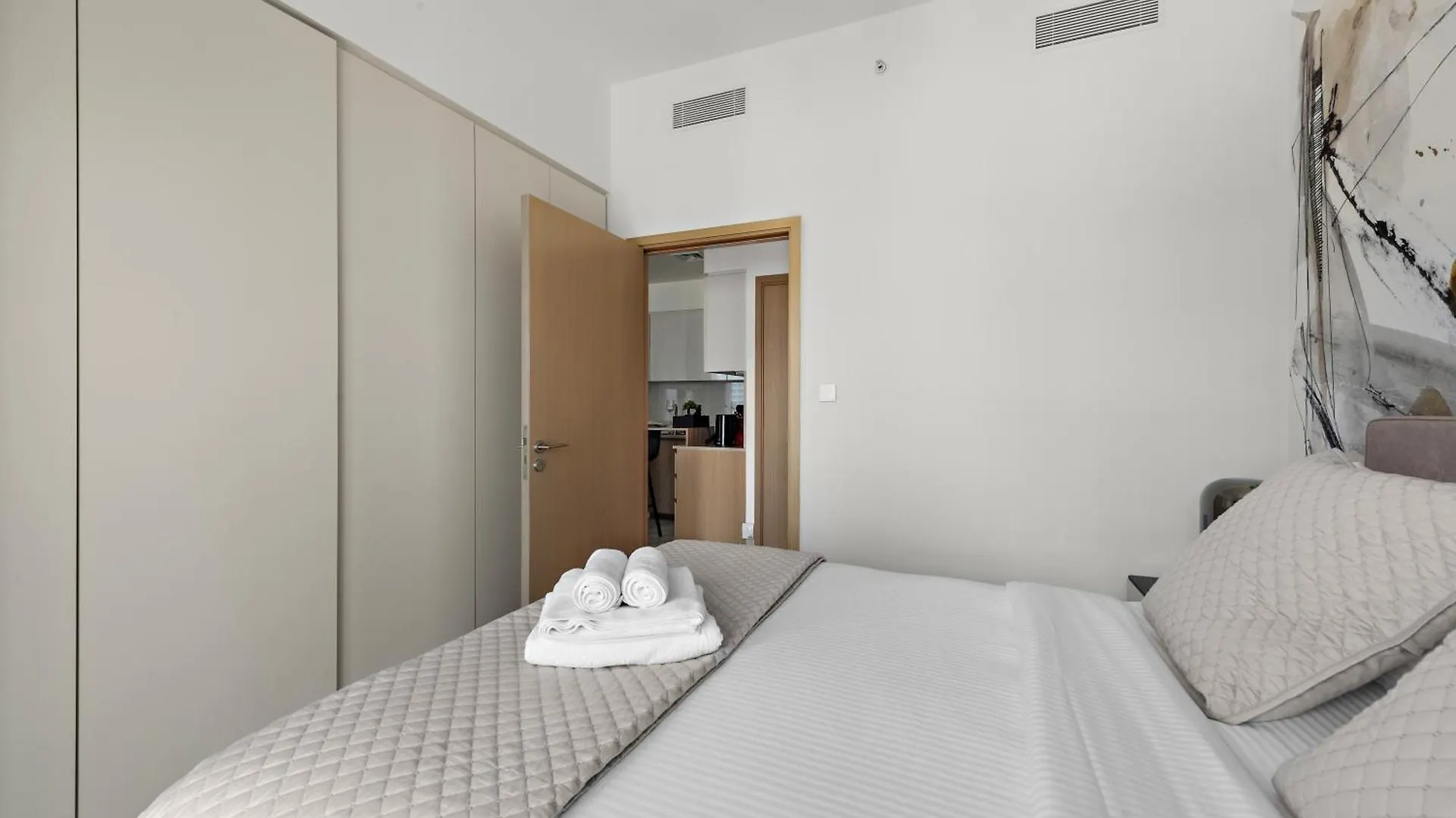 Luxurious 1-Bedroom Apartment Dubai